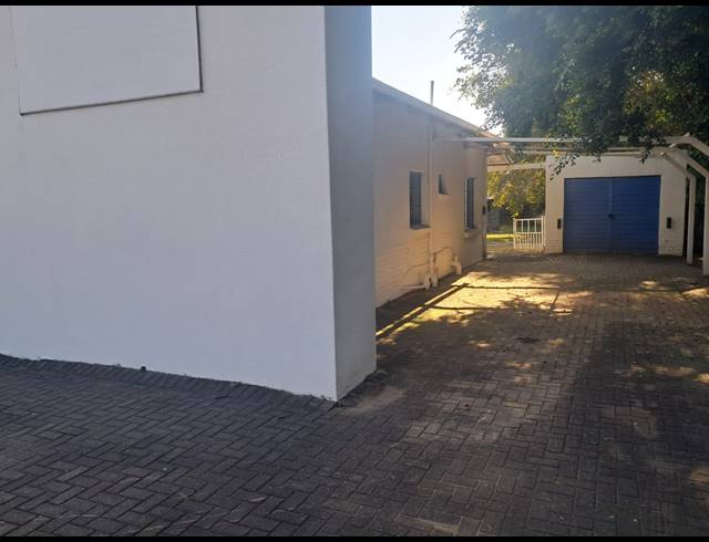 190M² BUILDING FOR SALE IN BRITS CENTRAL